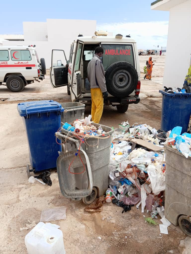 Guidimakha : Un scandale sanitaire dévoilé par les déchets médicaux à l’air libre