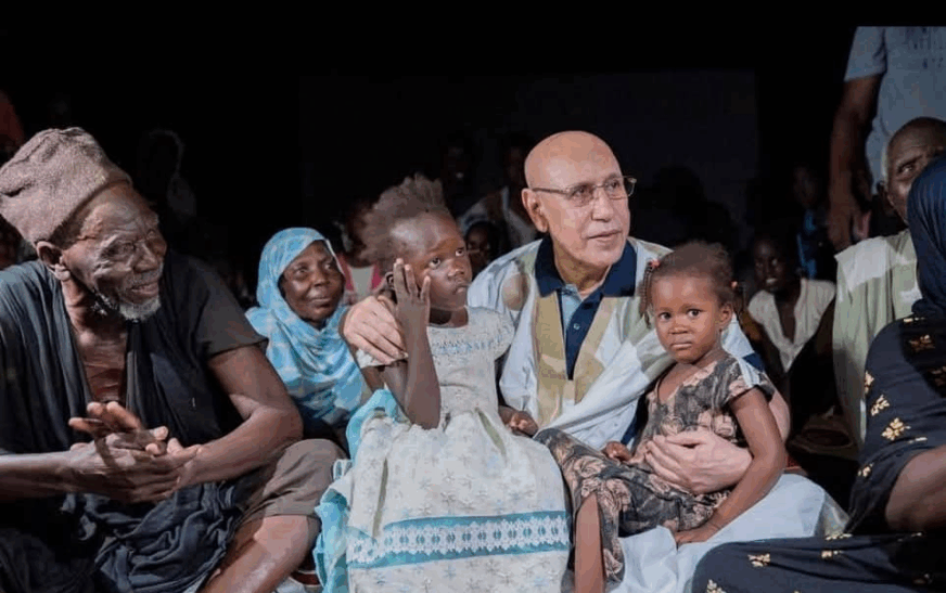 Le passage du président El Ghazouani à Boumdeid et ses images : un débat au cœur de l’opinion publique